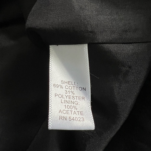 Banana Republic Skirt black, and white floral - Picture 6 of 6